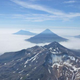 Varios volcanes en las Islas de las Cuatro Montañas de Alaska.